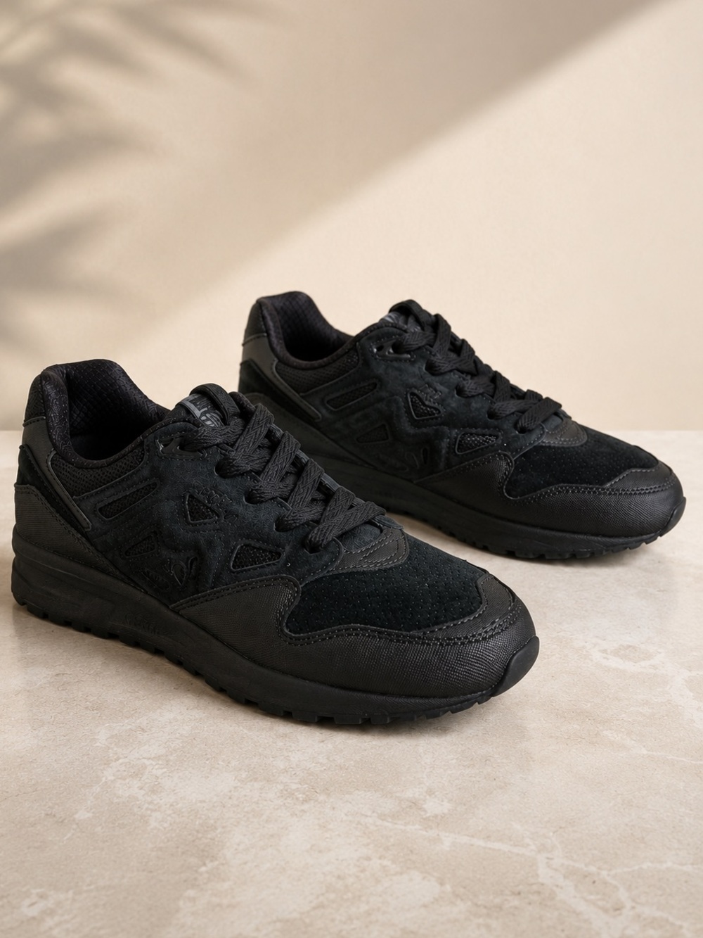 Karhu Legacy 96 Jet Black Sneakers Men's Size 9 Retro Runner Athleisure
